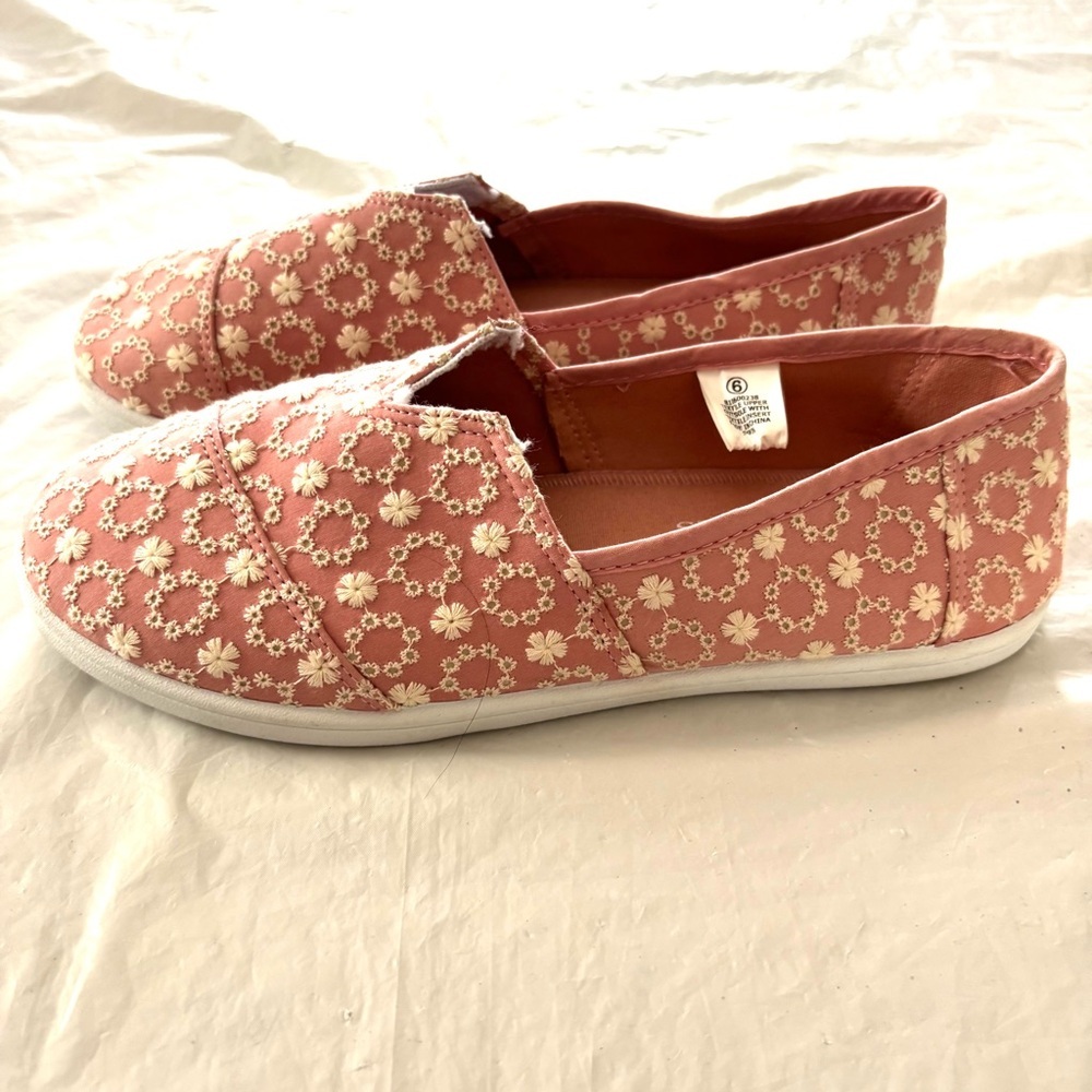Canvas Casuals pink floral slip on shoes sneaker soles SZ 6 NWOT